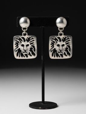 Vintage Silver Tone Pierced Lion Face Dangle Earrings Figural Openwork